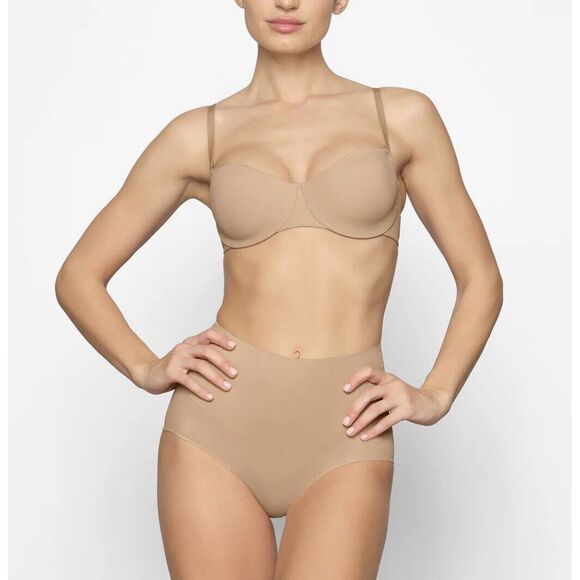 Skims Smoothing Intimates Unlined Strapless Bra Nwt Clay Size 32DD - Picture 4 of 7